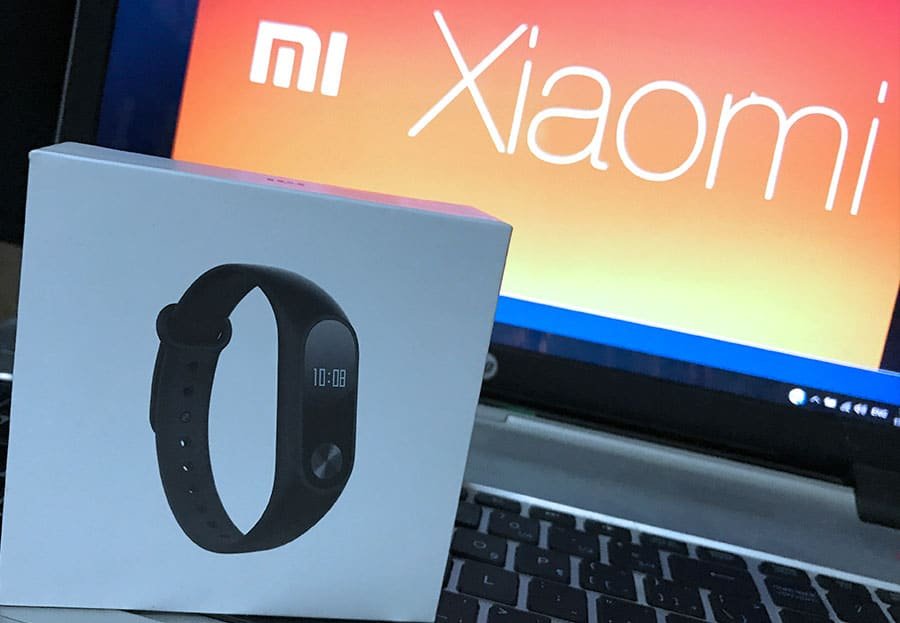 Xiaomi Mi Band 2 on the box